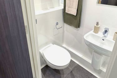 Penthouse Studio at Stanley Studios, Coburg Street, City Centre, Portsmouth, PO11JA - Image 8